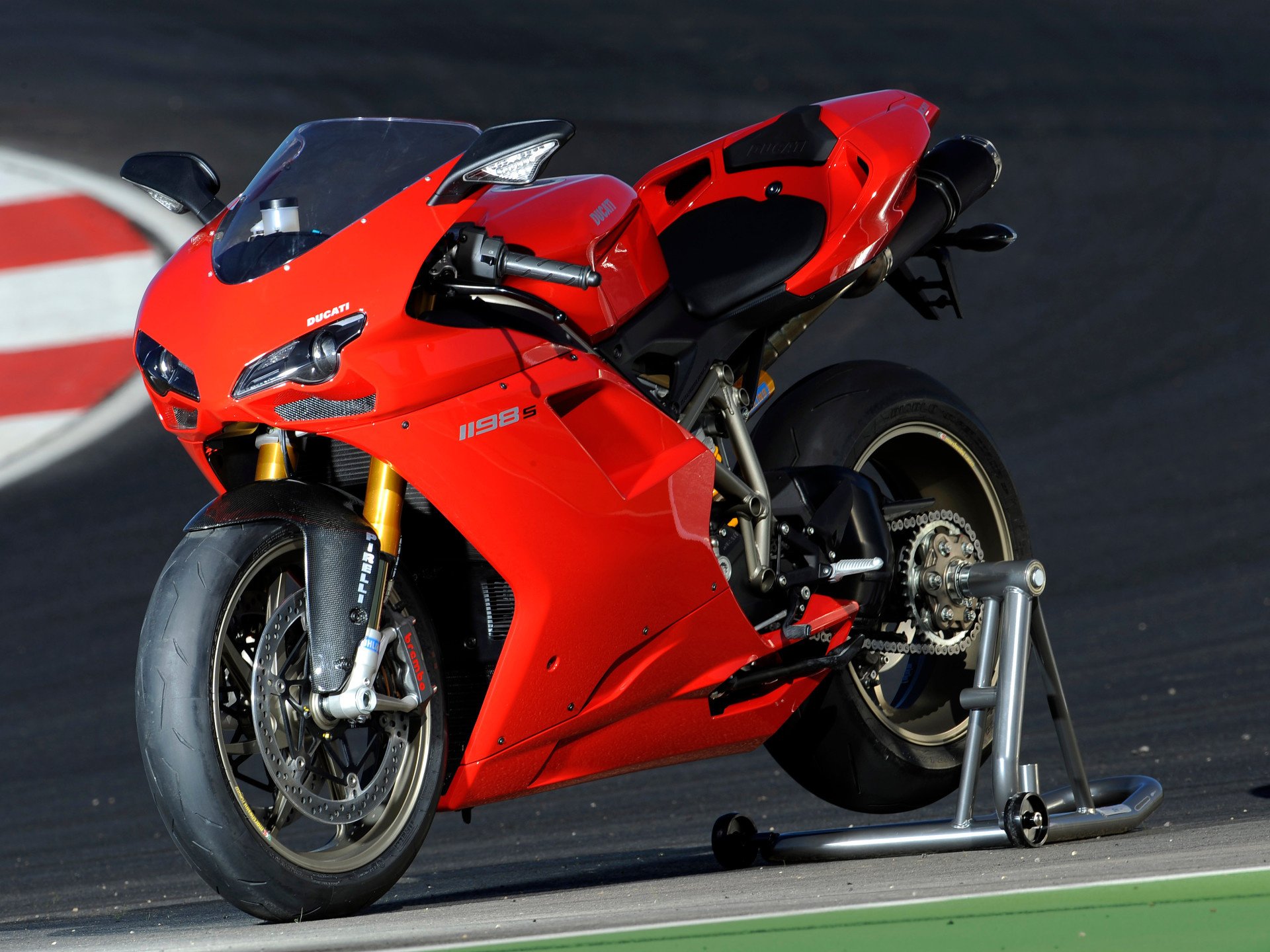 ducati 1198s sportbike ducati sportbike motorrad moto rot track design italien motobike hi-tech fahrrad mototransport