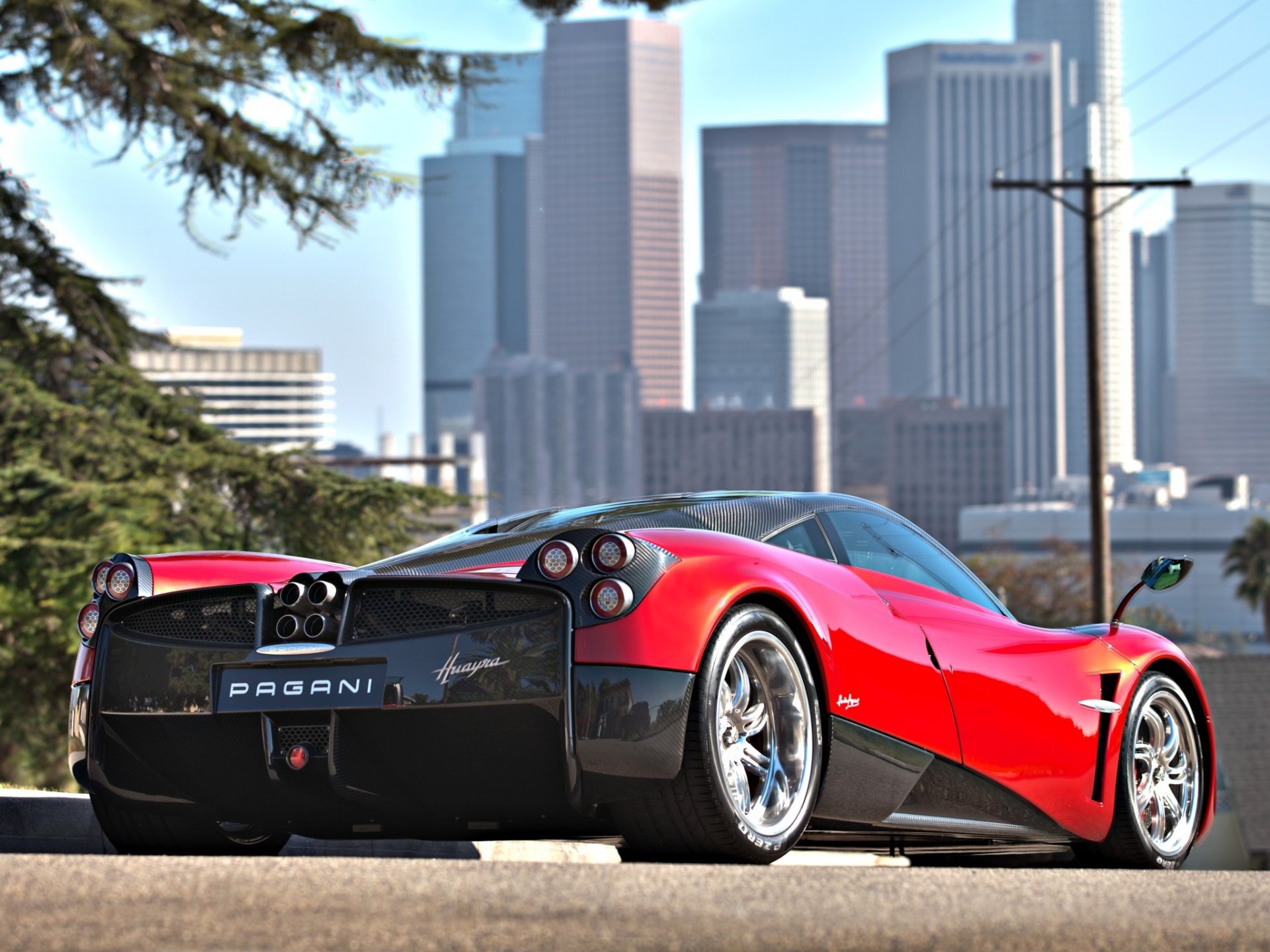 auto auto pagani rot stadt pagani huayra rot