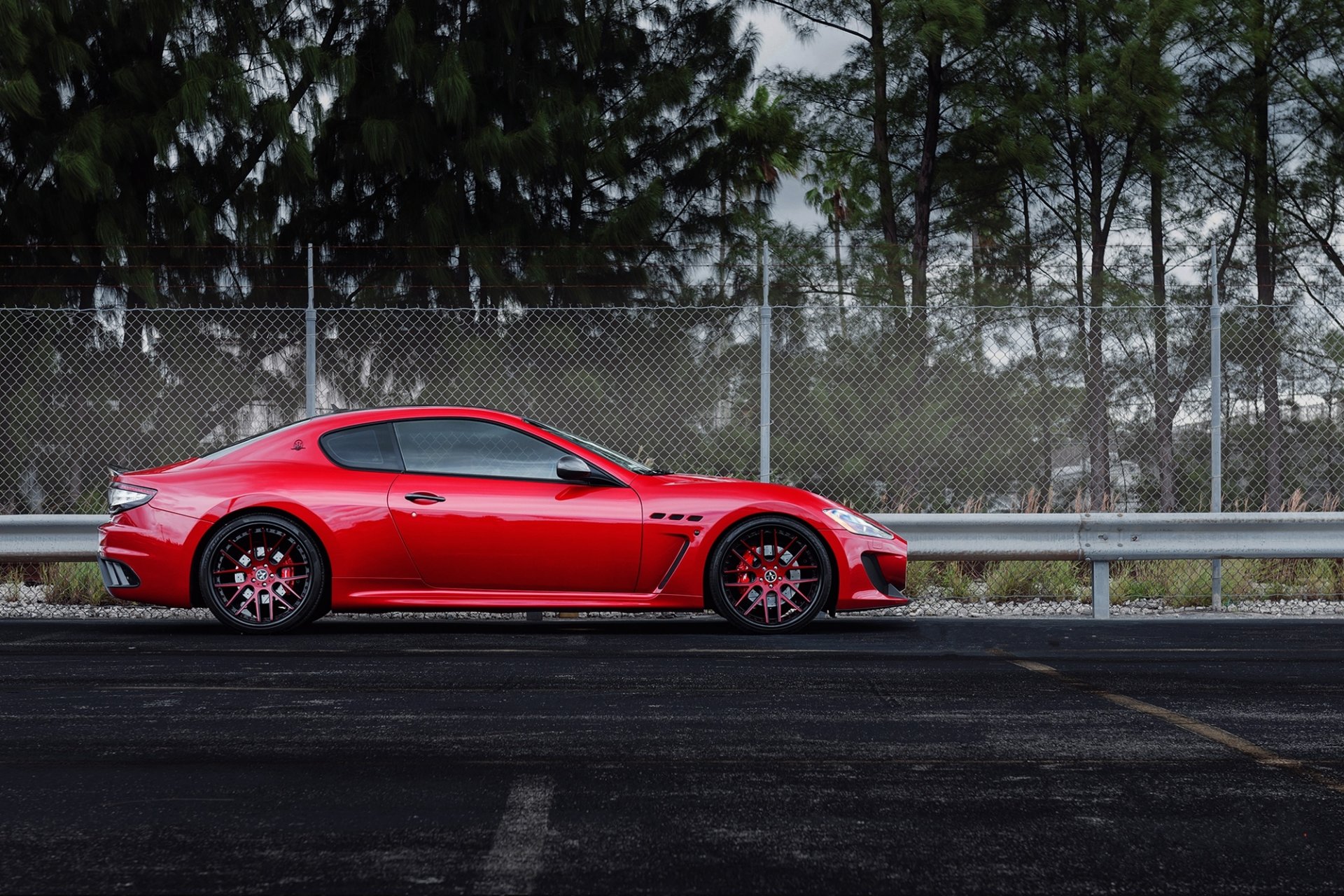 maserati granturismo mc stradale rot räder bäume maserati granturismo rot profil felgen geländer