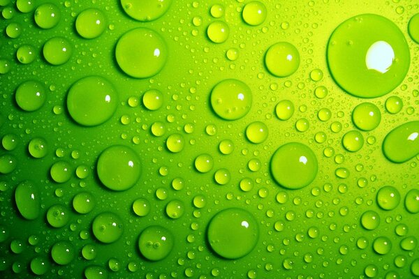 Ungefähre Wassertropfen im Hintergrund