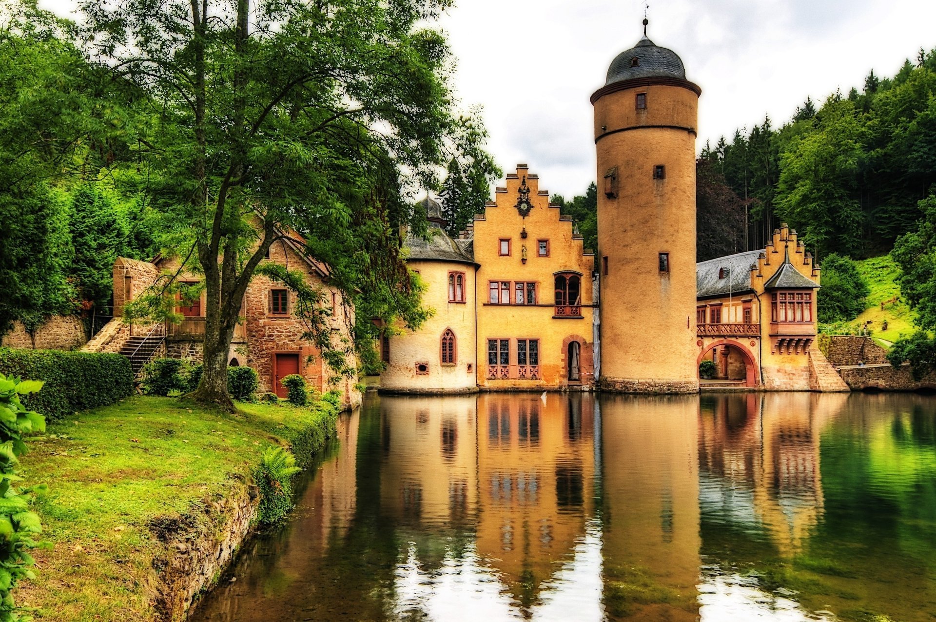 schloss schloss mespelbrunn schloss wasser deutschland deutschland