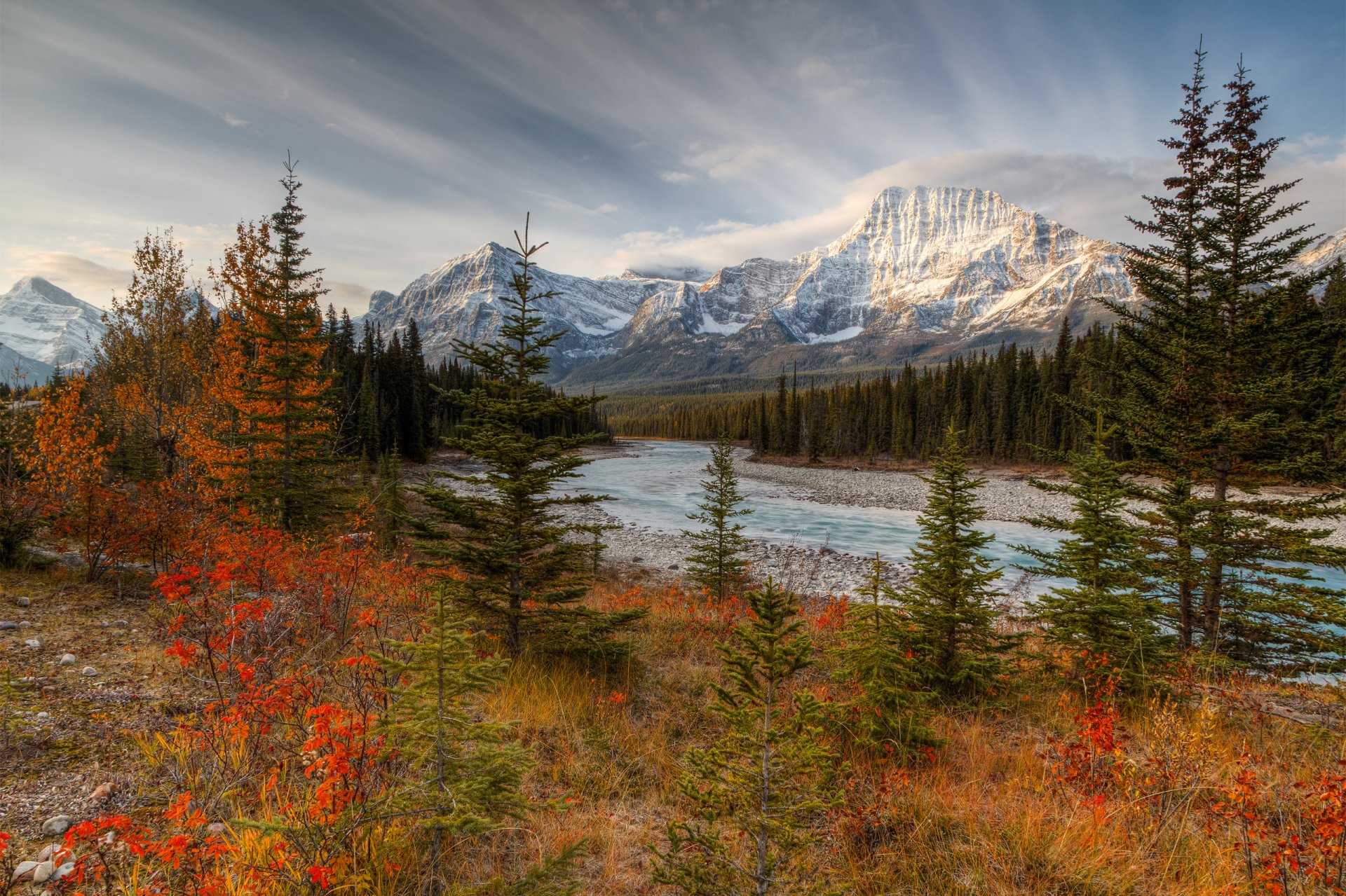 kanada alberta jasper national park athabasca river berge wald herbst oktober