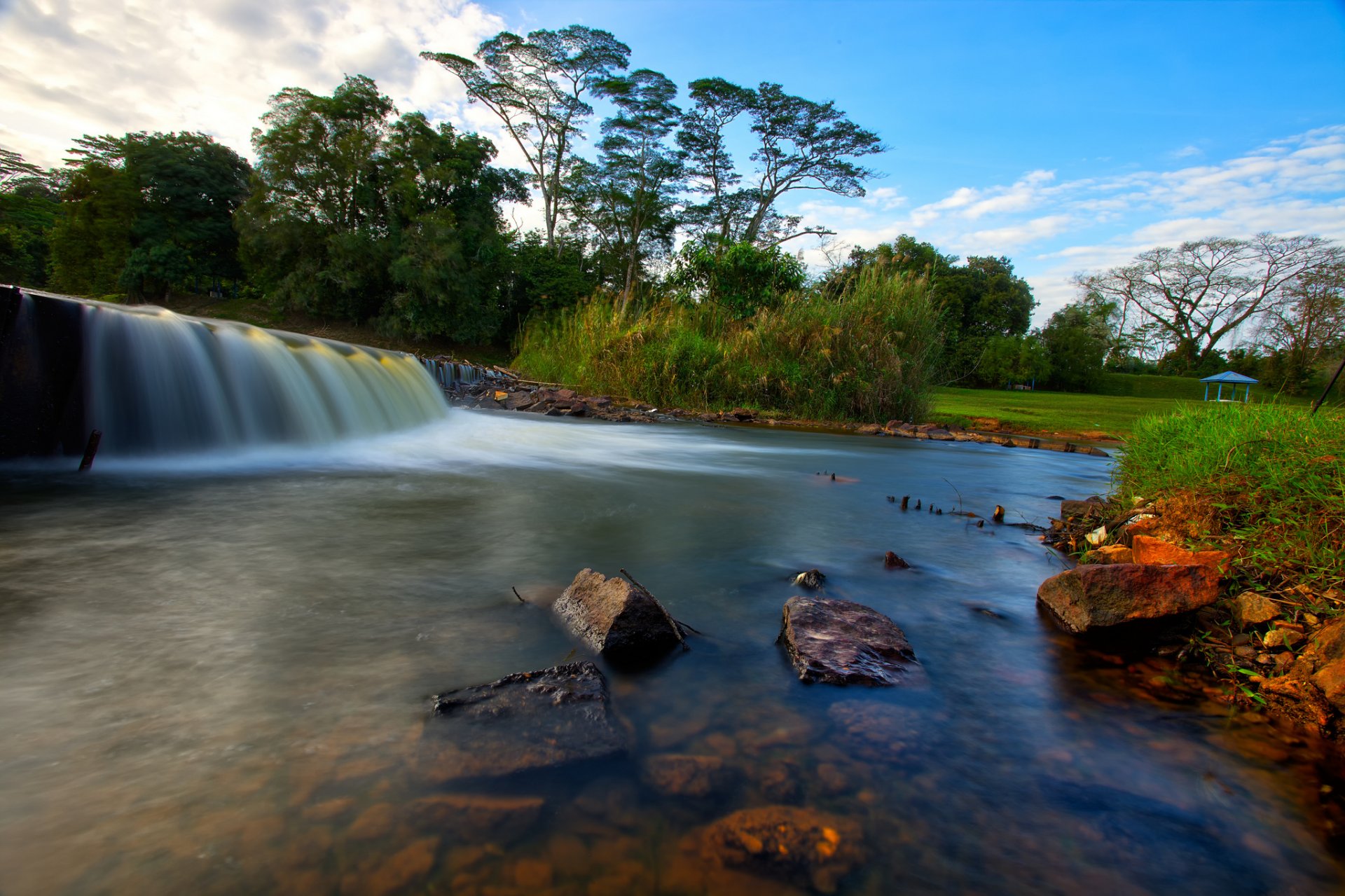 himmel park wald fluss strom wasserfall bäume steine