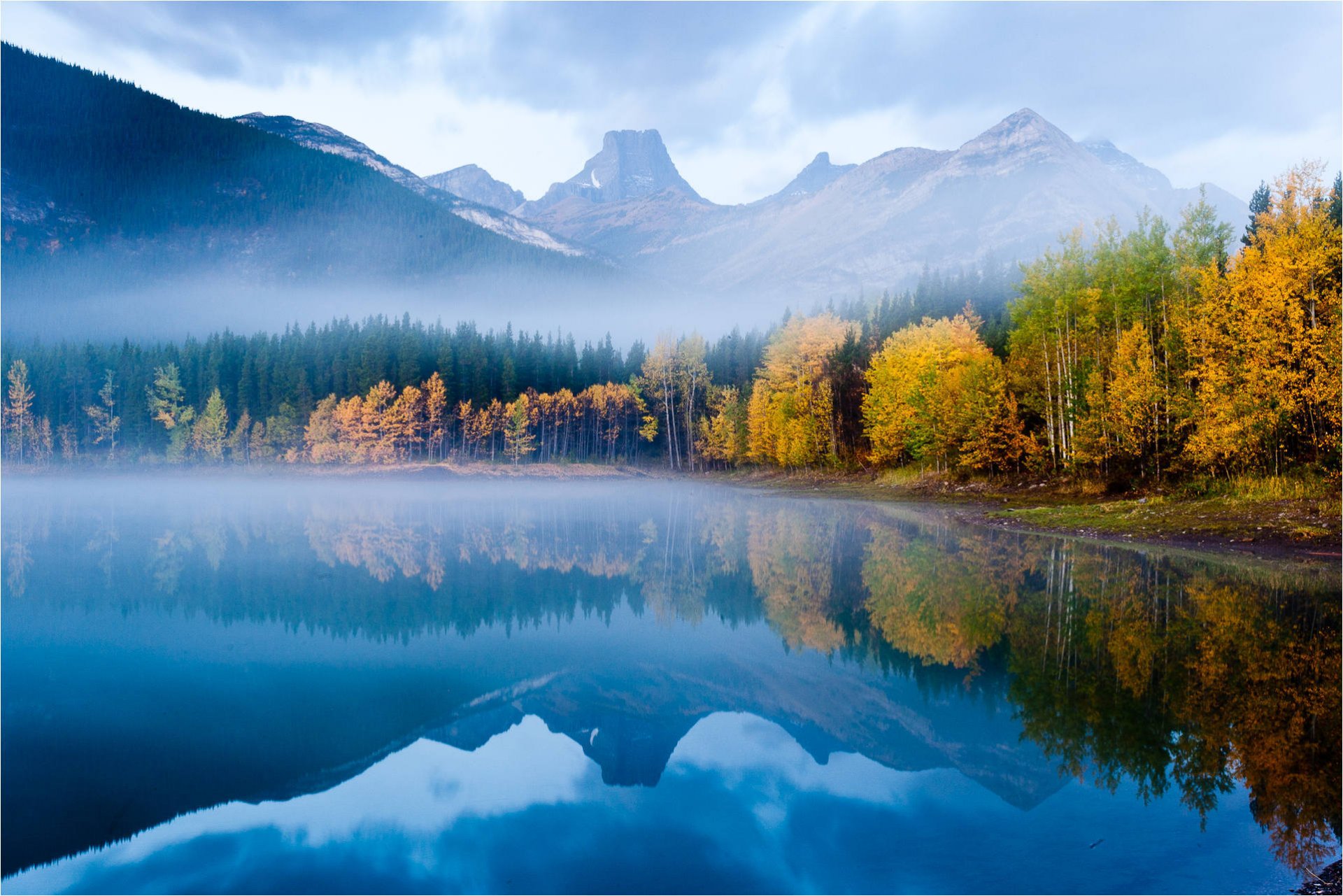 bergsee herbst wald gipfel oberfläche reflexion natur