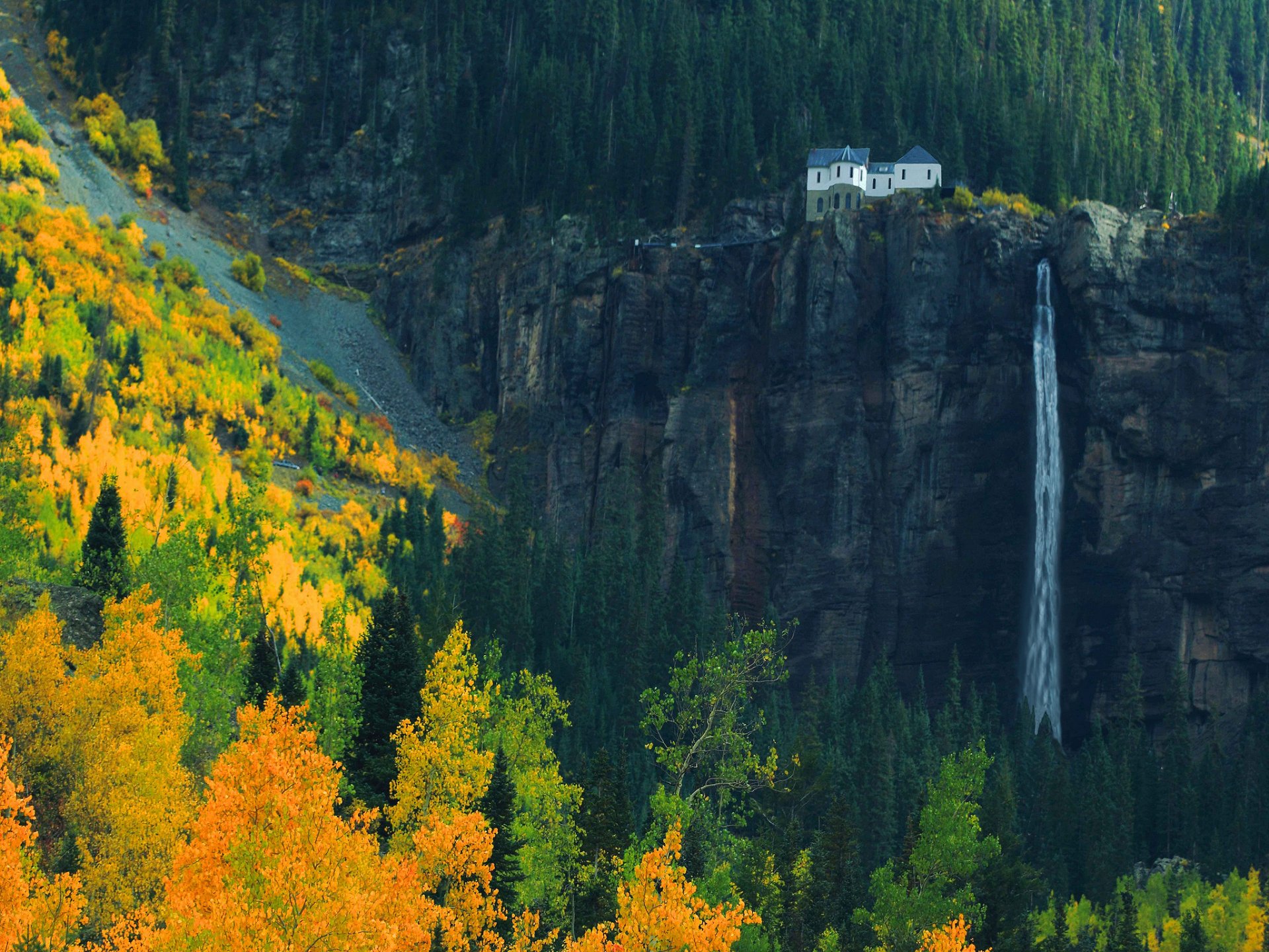 natur berge wasserfall felsen haus wald herbst oktober