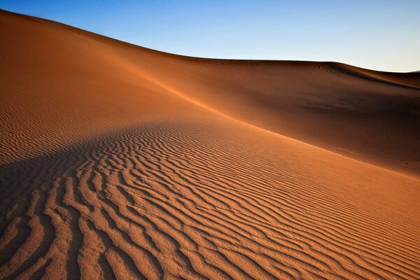 Die grenzenlose Wüste schlägt mächtig zu