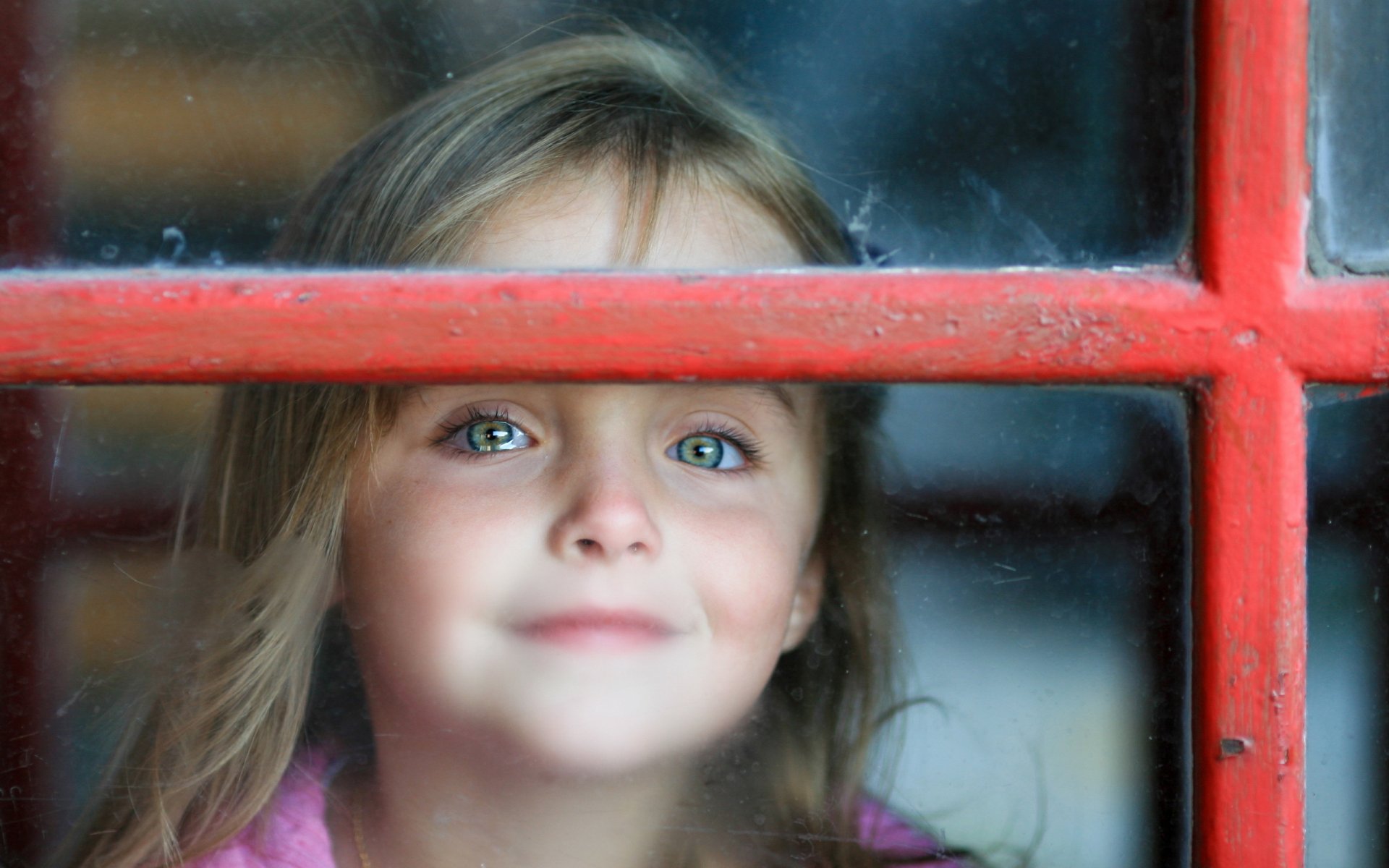 mädchen fenster stimmung