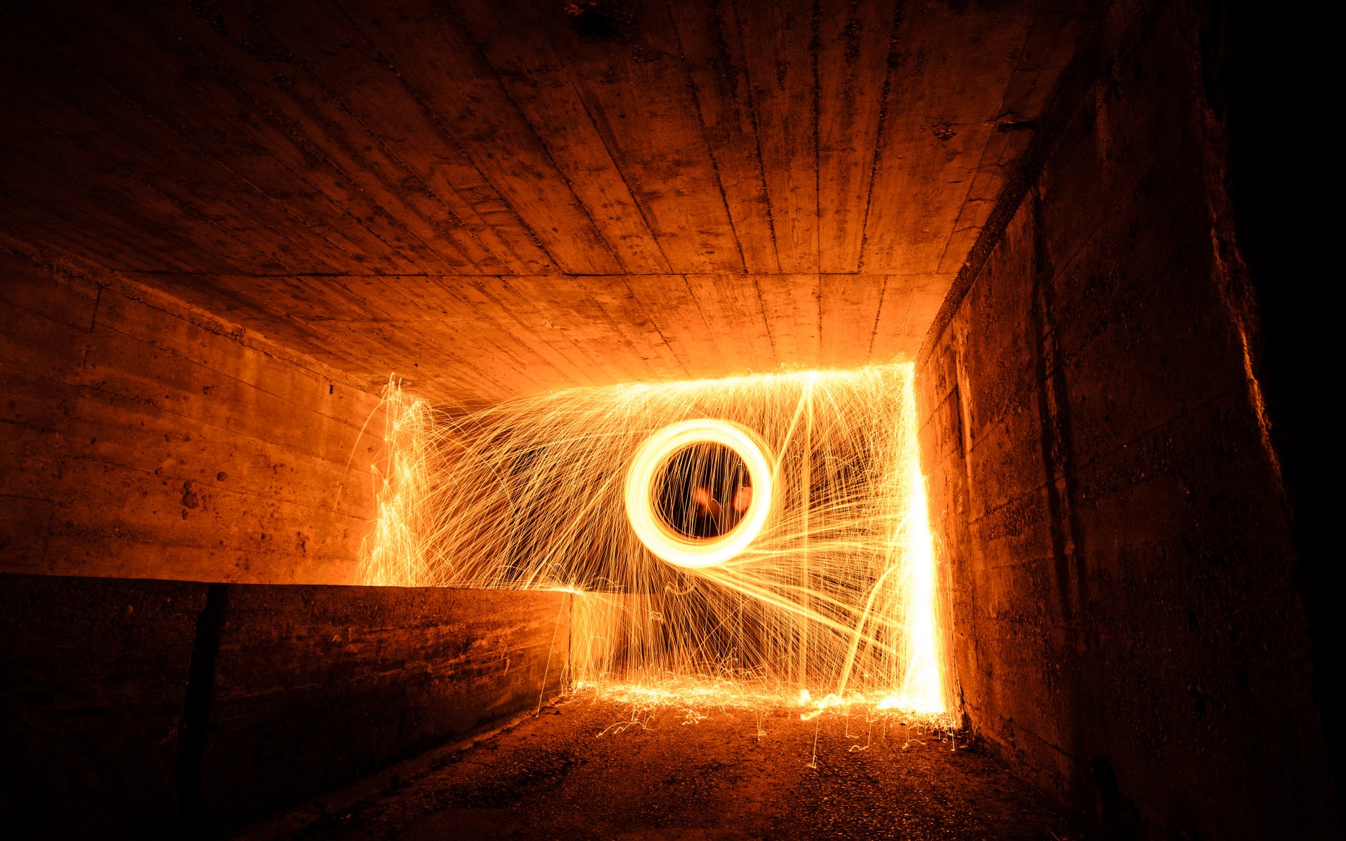 feuerwerk tunnel auszug