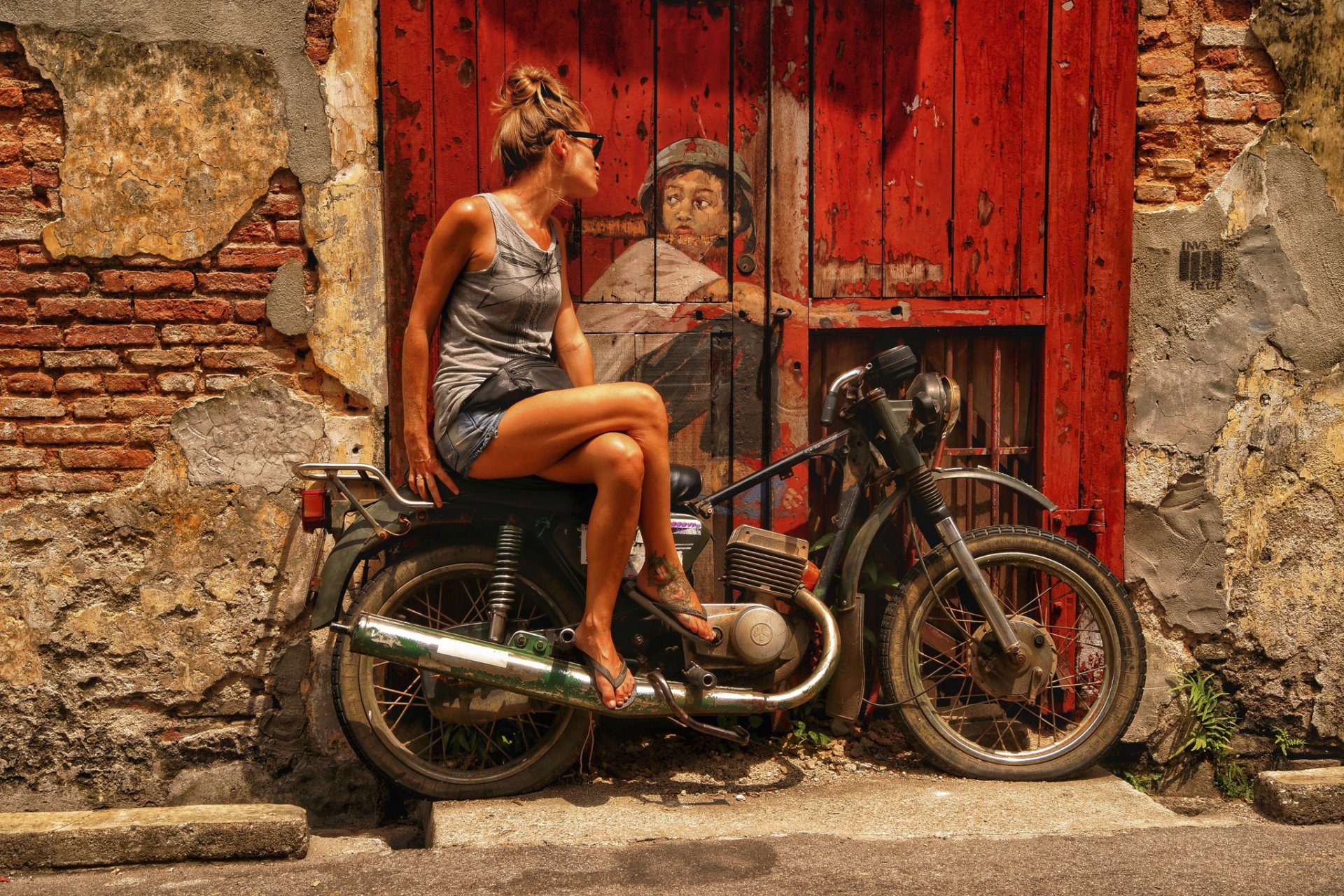 stadt motorrad mädchen tür zeichnung kunst