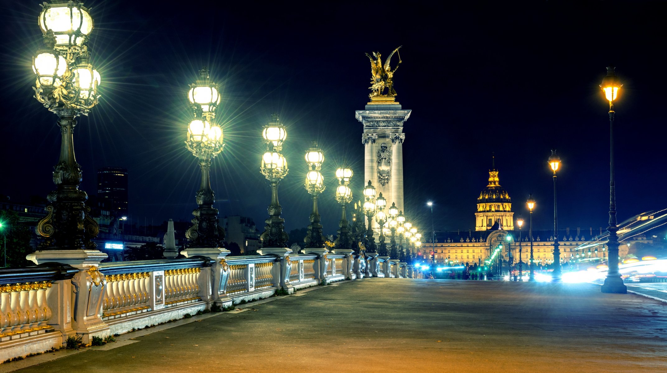 paris frankreich alexander-iii-brücke stadt nacht laternen licht beleuchtung menschen gebäude architektur
