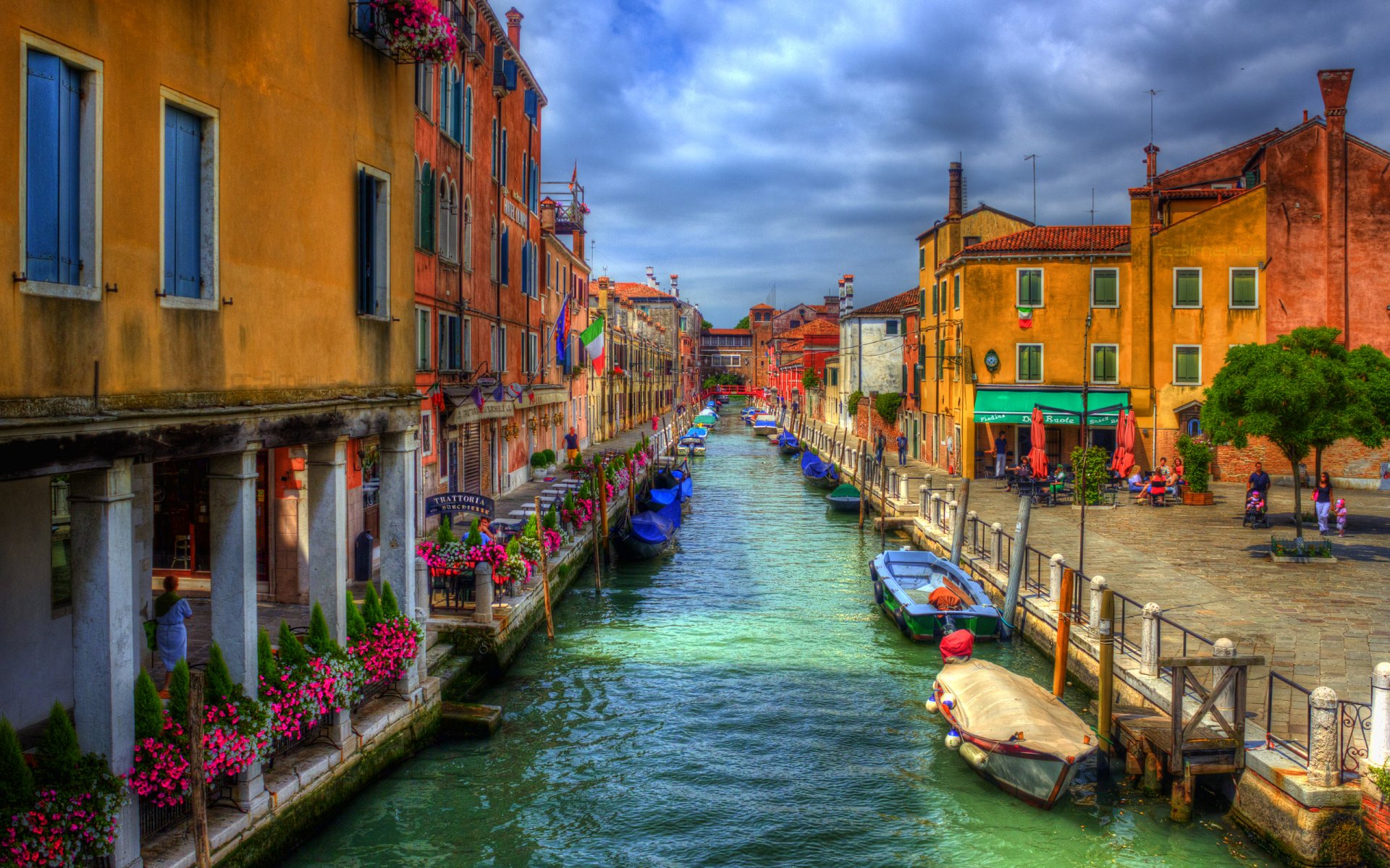venedig straße häuser kanal wasser blumen himmel wolken