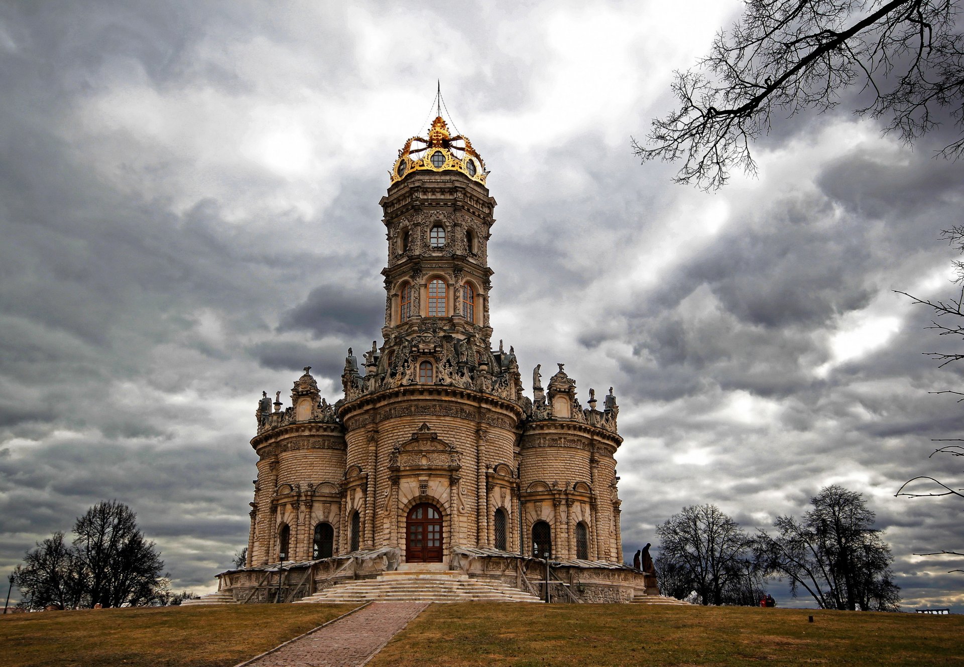 tempel klöster kathedrale russland kirche der zeichen dubrovica podolsk wolken stadt foto
