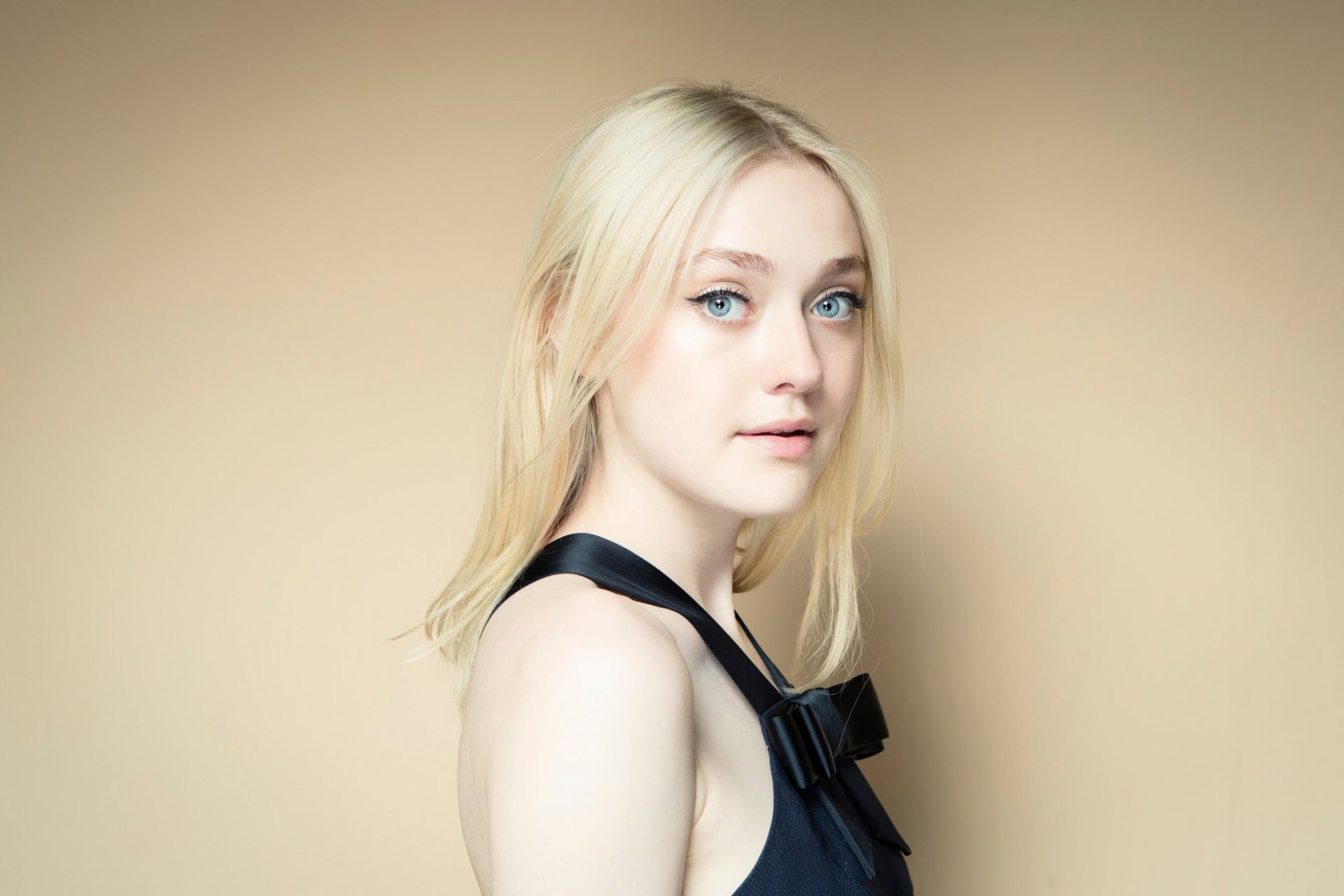 dakota fanning fotoshooting für film nachtbewegungen nachtbewegungen filmfestival von venedig