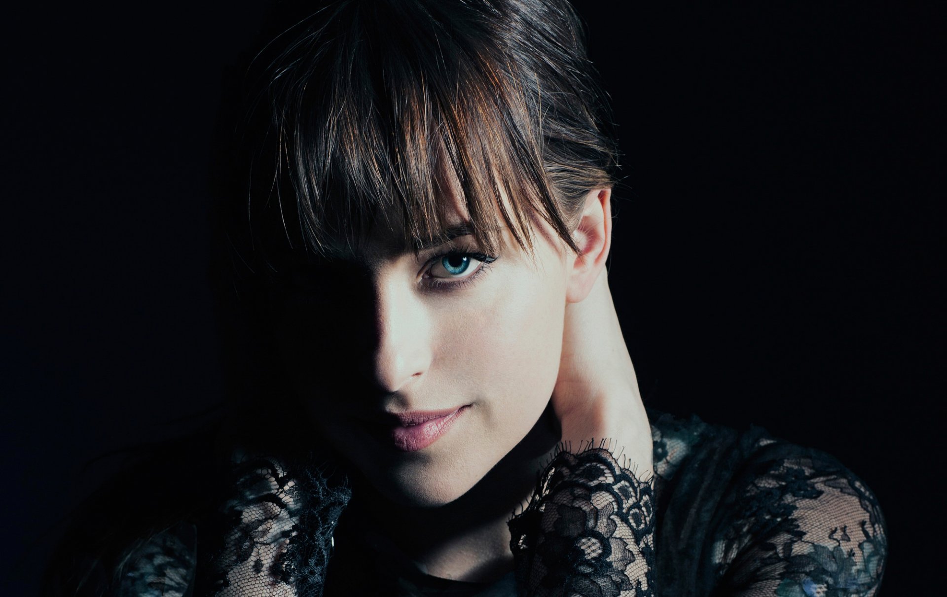 dakota johnson fotoshooting snl saturday night live