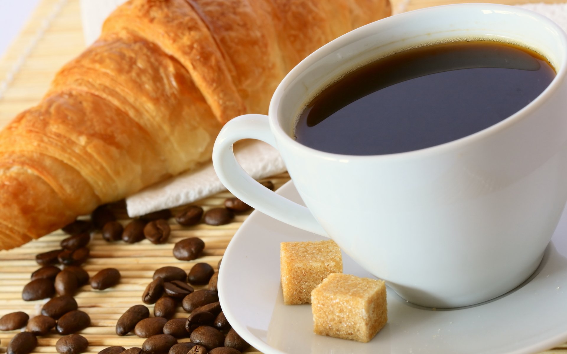 essen süß kaffee becher tasse croissants getreide zucker serviette hintergrund
