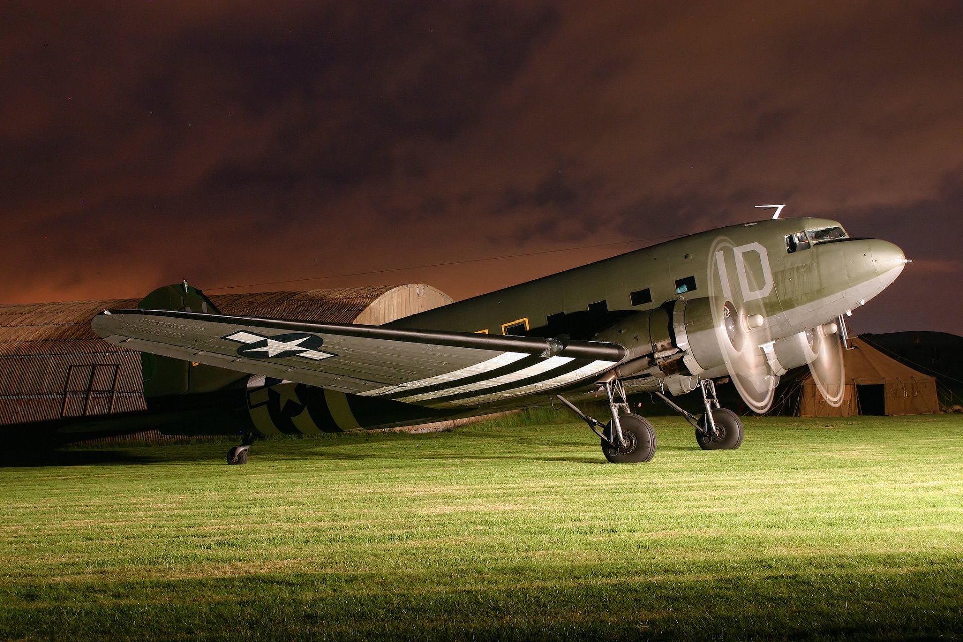 douglas c-47a dakota amerikanisch militär-transportflugzeug flugplatz