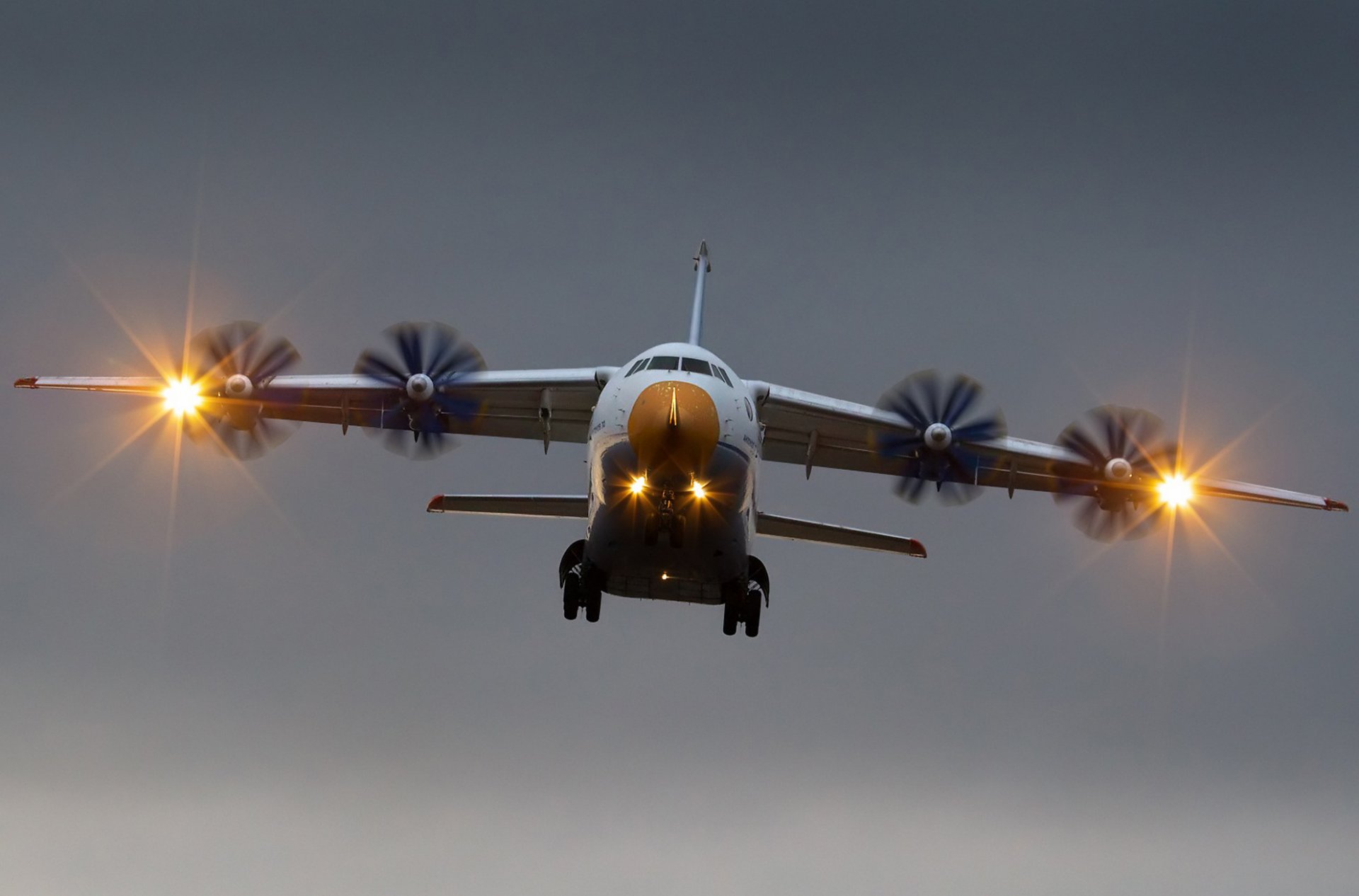 an-70 luftfahrt transporter