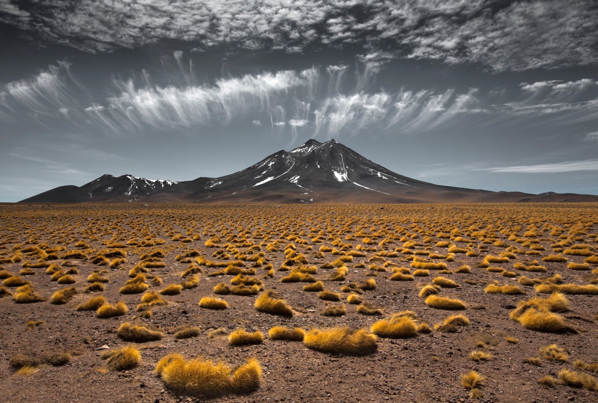 steppe berg wolken